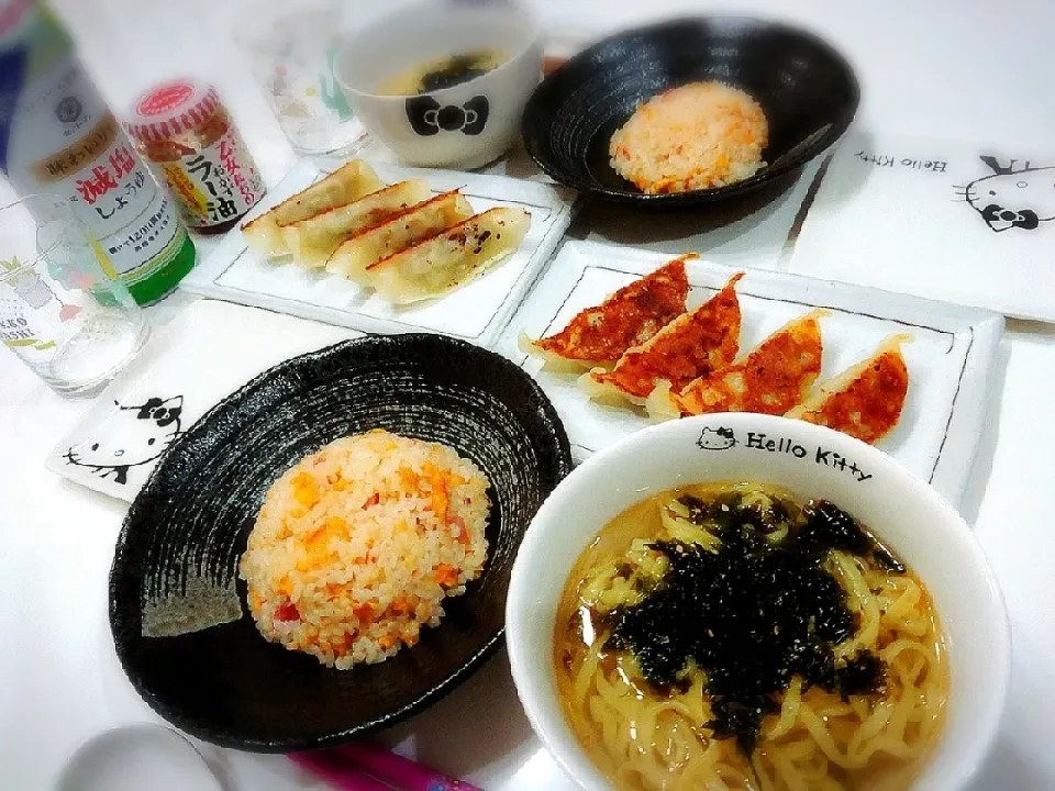 夕食(^ー^)
チャーハン
海苔塩ラーメン
肉餃子|プリン☆さん