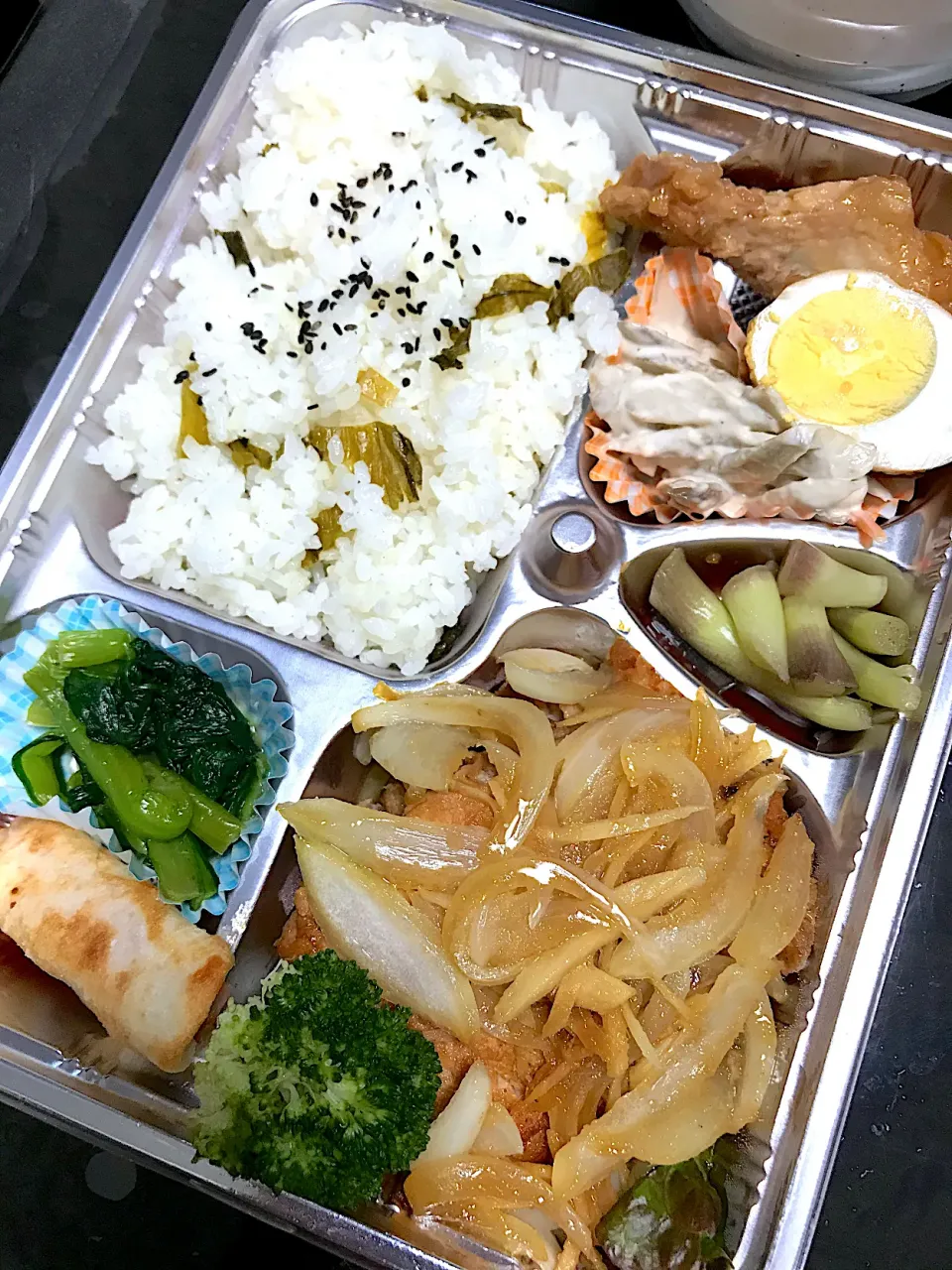 日替りお弁当　少し厚めな！！豚ロースのしょうが焼きと高菜ごはん|saturnさん