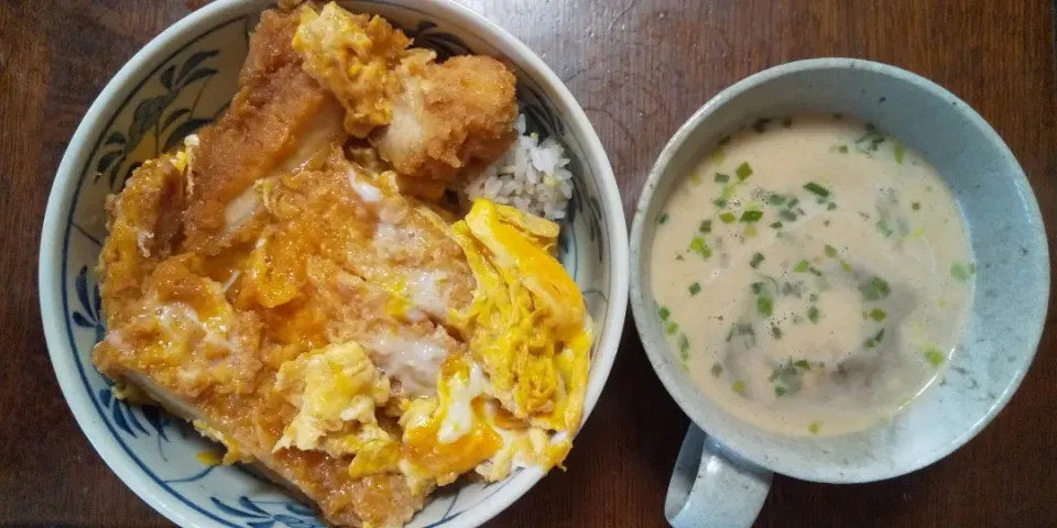 Snapdishの料理写真:チキンカツ丼|アクちゃんさん