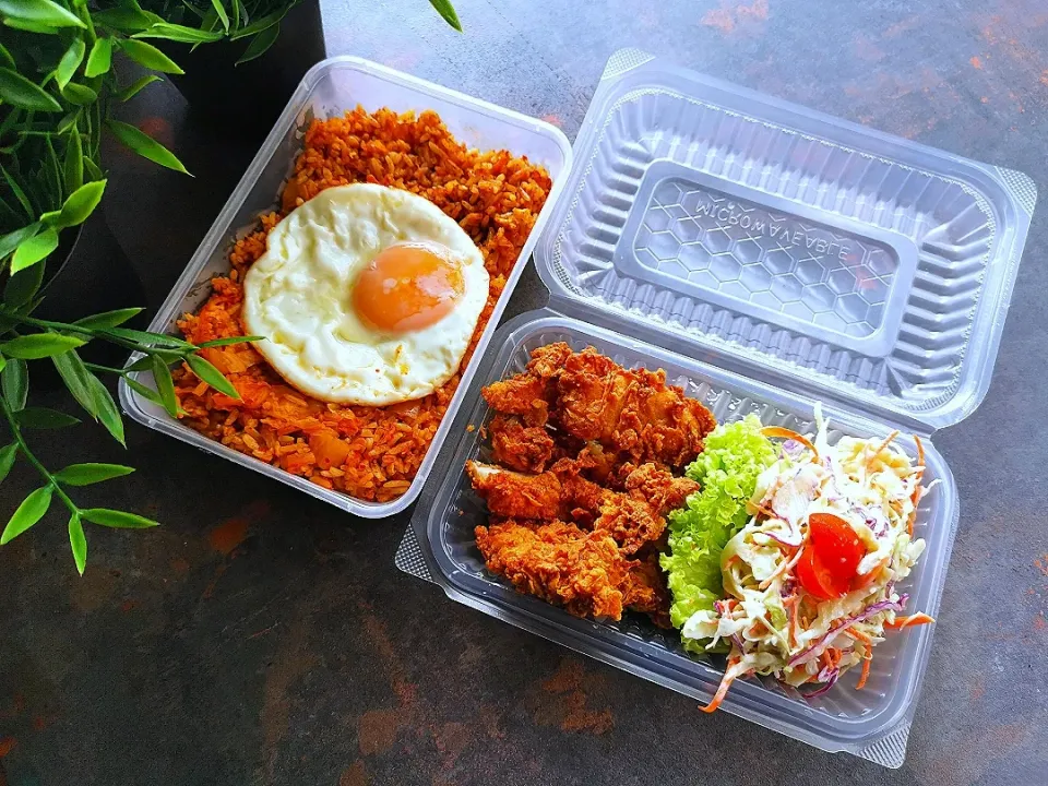 Snapdishの料理写真:Kimchi Fried Rice with Chicken Katsu|Kluang Curry Houseさん