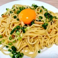 Snapdishの料理写真:釜玉風うどん|ぴくるすさん