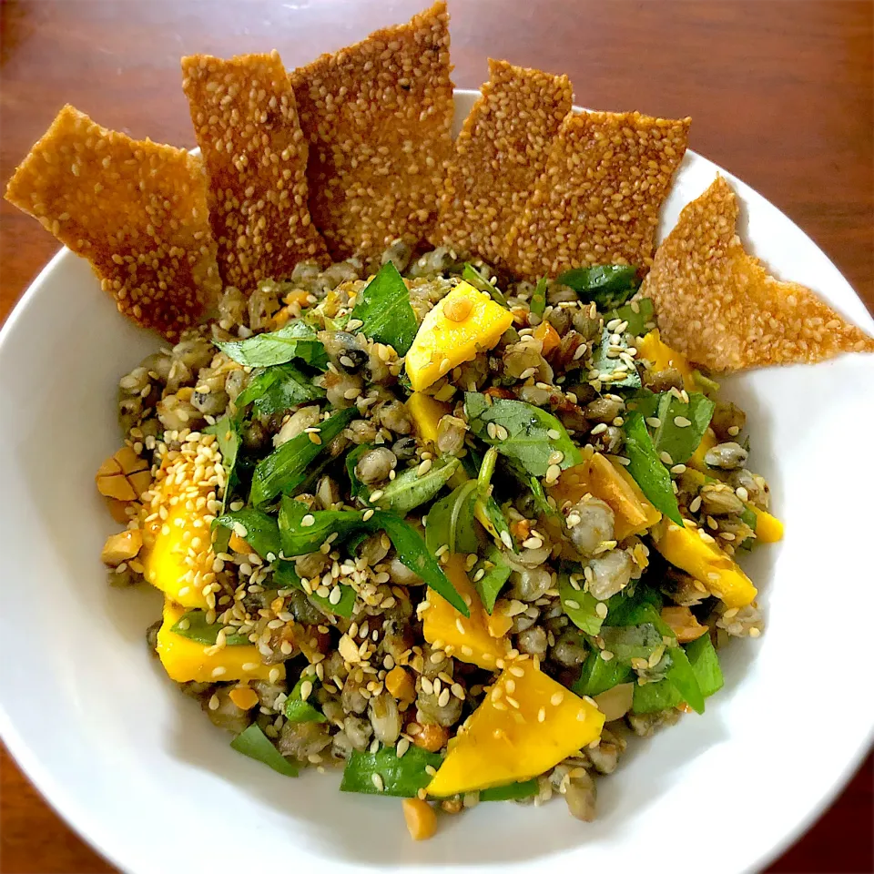 Baby Clams with Sesame Rice Crackers|Meijiさん