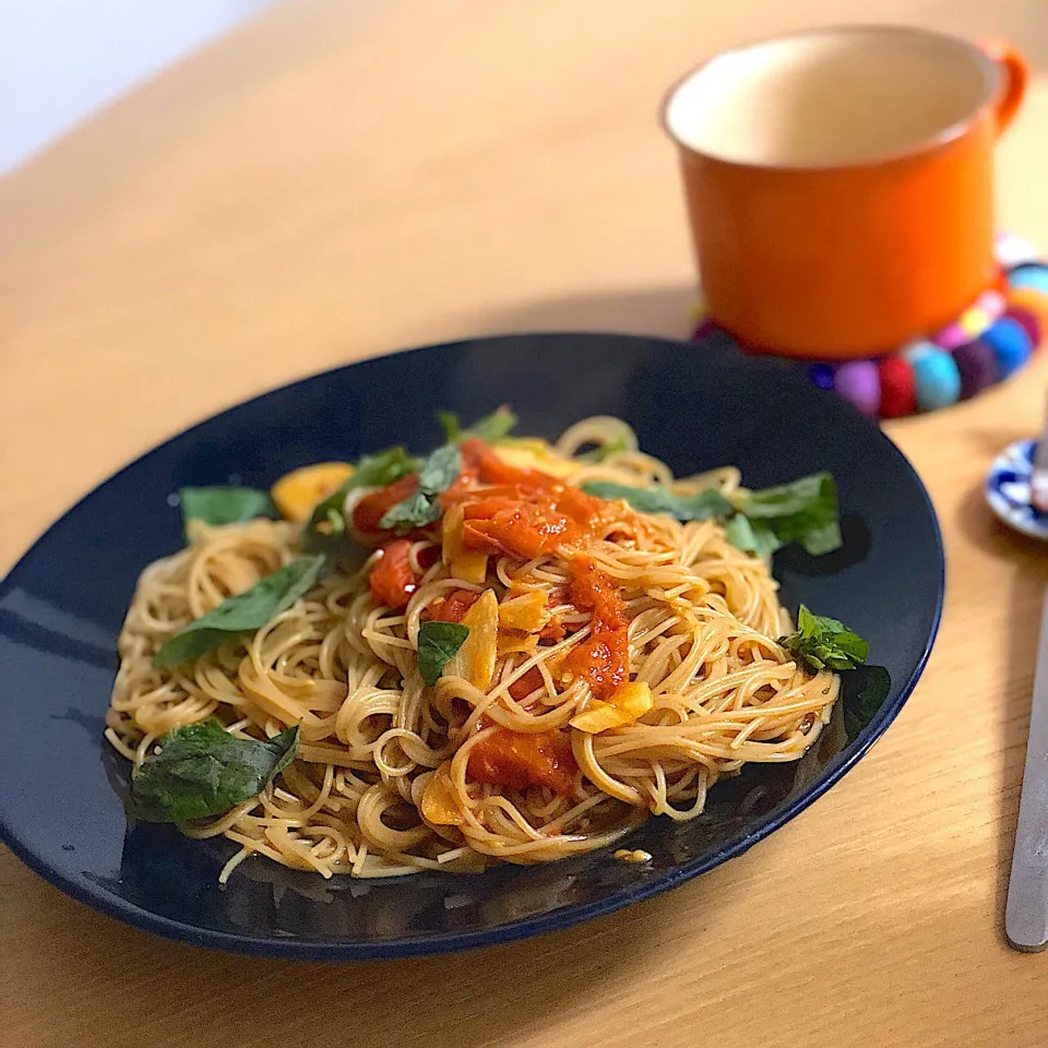 Tomato and Garlic Pasta, basil🍅／ダッタンそば粉入りカッペリーニ トマトソース|angiee♡さん