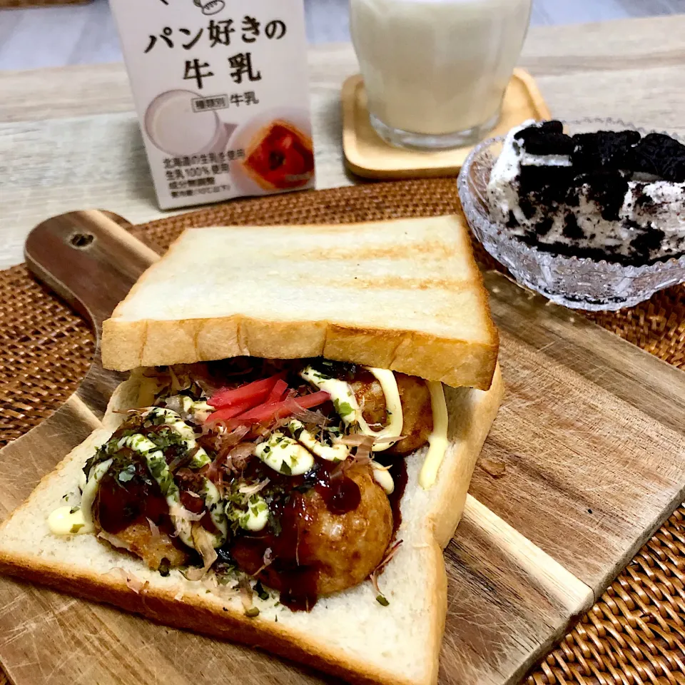 たこ焼きサンドの朝ごはん|ゆかｕさん