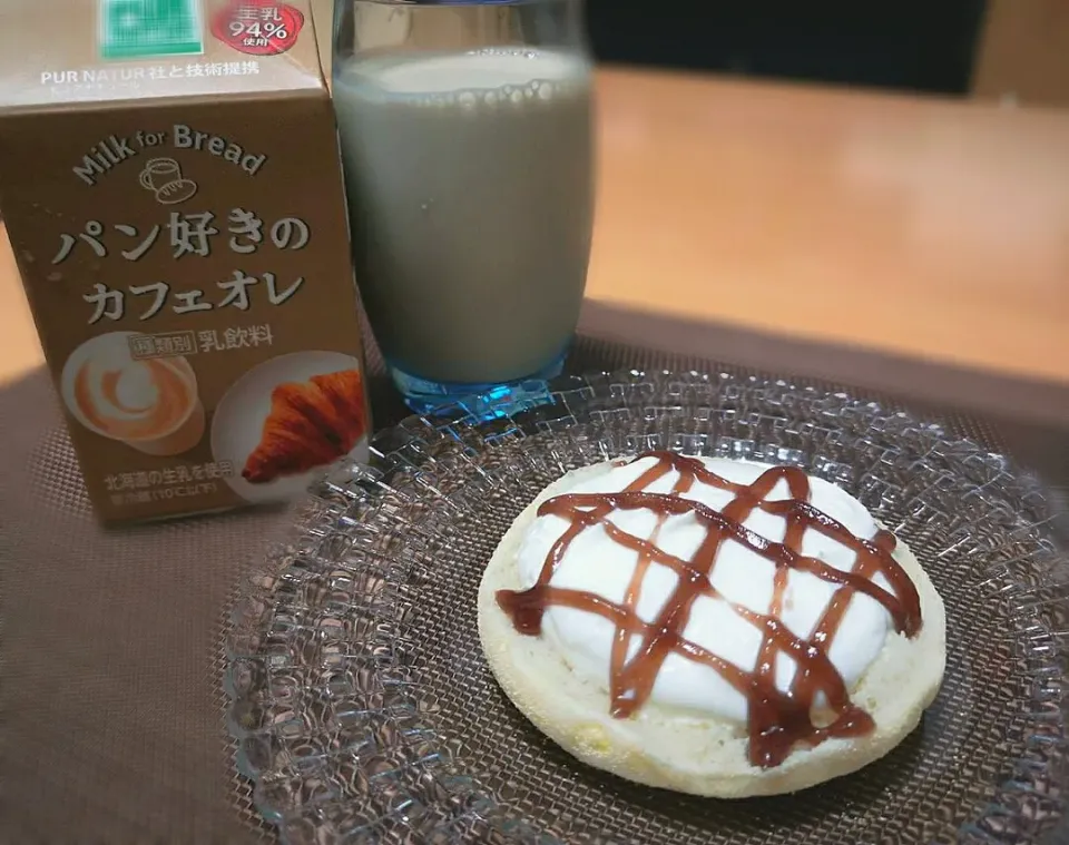 あんこと生クリームのパンケーキ風
#超熟マフィン#パン好きのカフェオレ#超熟|みるさん