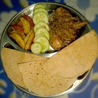 Snapdishの料理写真:#Dinner 
#Roti #frenchfries #dahichicken #salad|Arghyadeep Bhanjaさん