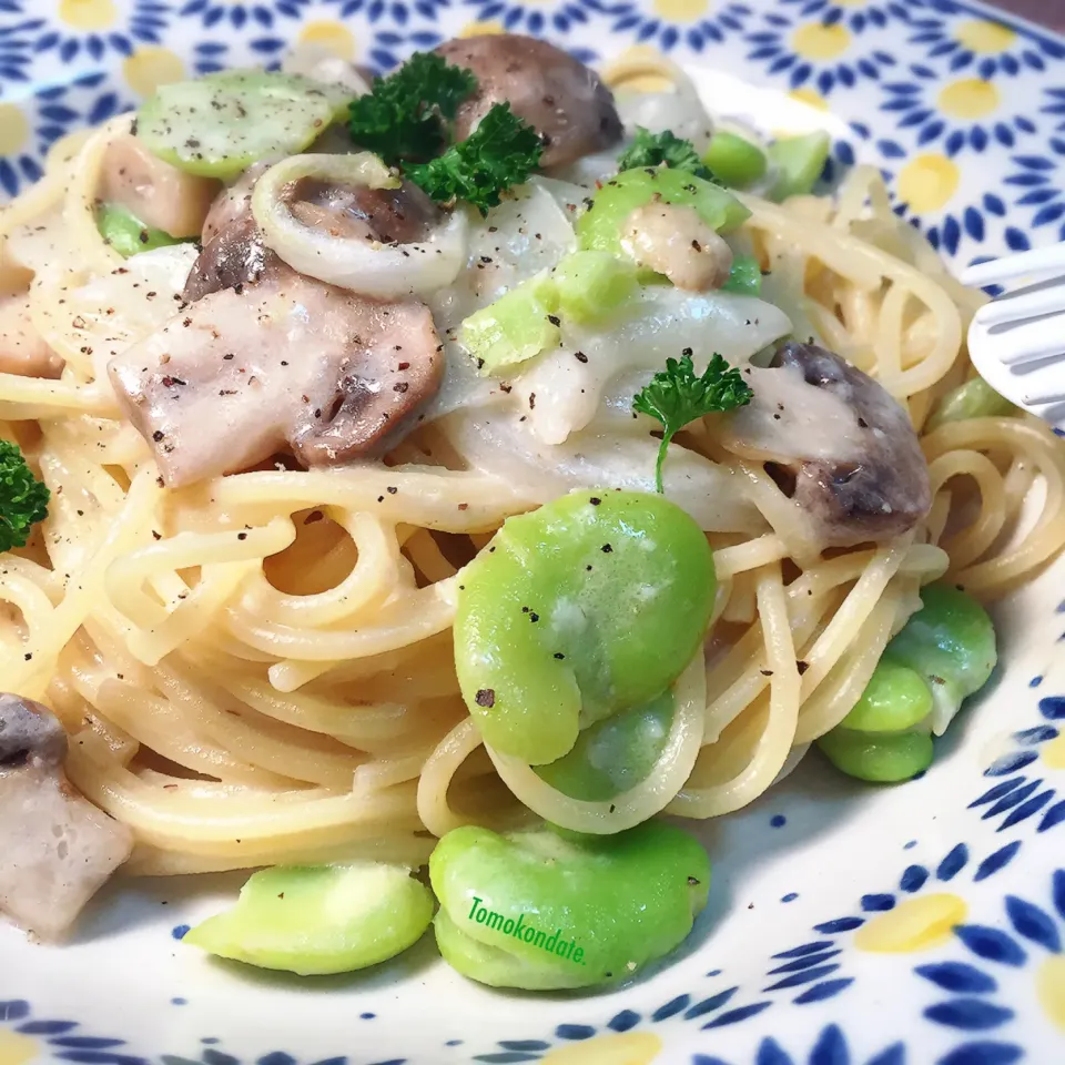 空豆とマッシュルームのクリームパスタ♩|🇯🇵ともこちゃん。さん