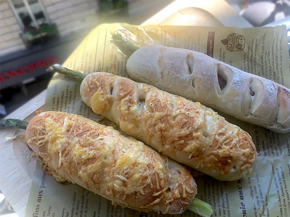 Snapdishの料理写真:粉活中〜アスパラベーコンパン🥖|mashaさん