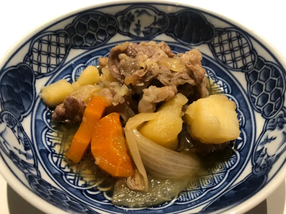 きょうは肉じゃが🥩🥔|えいみさん