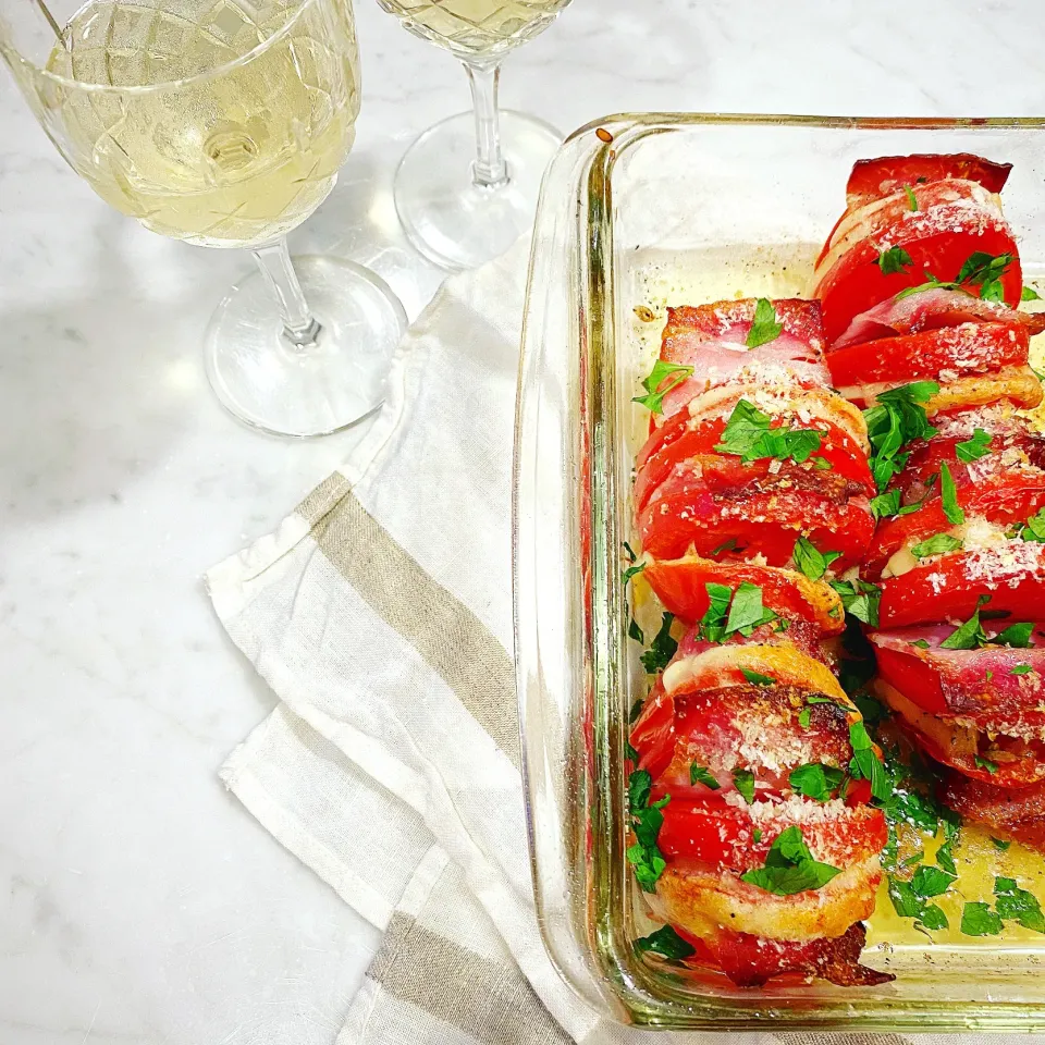 Snapdishの料理写真:トマトのハッセルバック風🍅|Laraさん