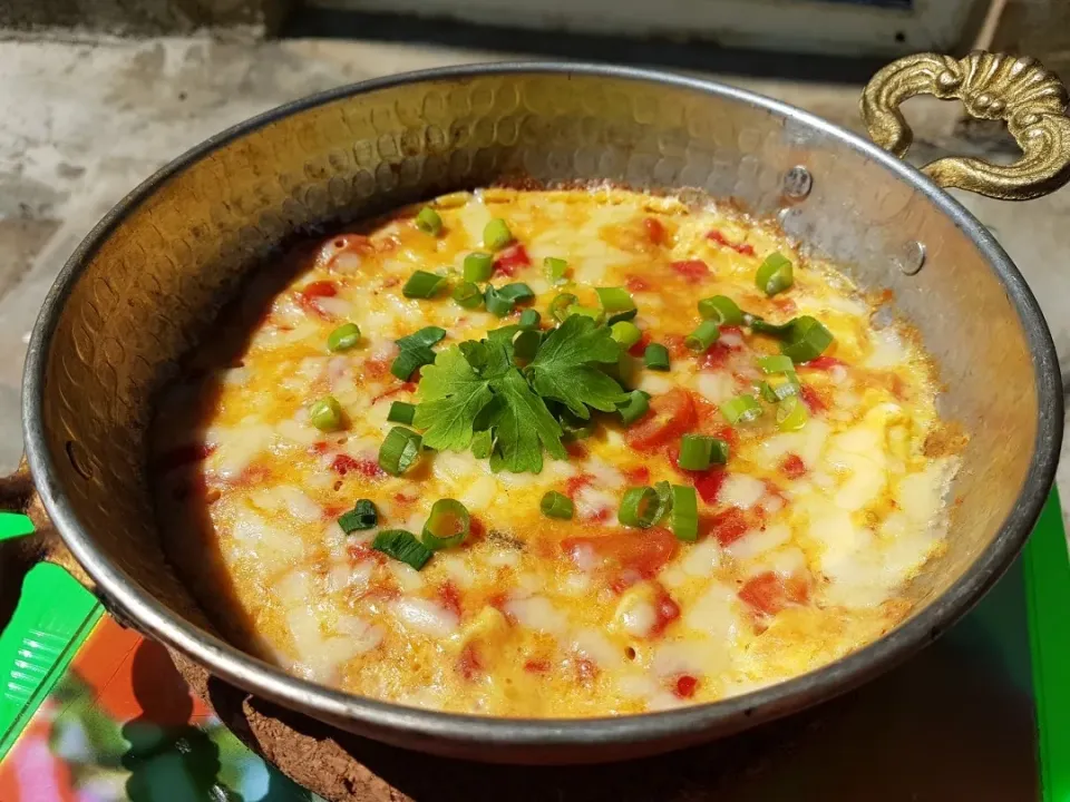 Snapdishの料理写真:Let me take you to Turkey this time. Traditional breakfast called menemen. I made this for my man and he love it .|For the love of foodさん