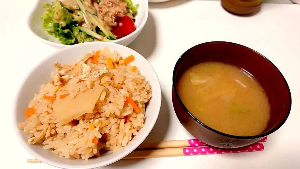 タケノコご飯  キャベツとエリンギの味噌汁 サラダ|mky710801さん