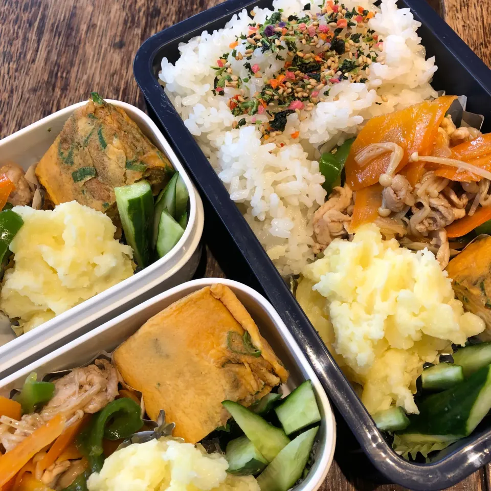 Snapdishの料理写真:2020.5.18  息子と娘と母の弁当|miharu♡さん