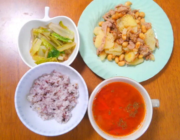 ５月１９日　豚肉とじゃがいものビール煮　ロメインレタスのチーズ炒め　トマトスープ|いもこ。さん