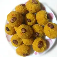 Snapdishの料理写真:ladoo ♥️

follow my Instagram page food___shots for easy recipes !!!|foodshotsさん