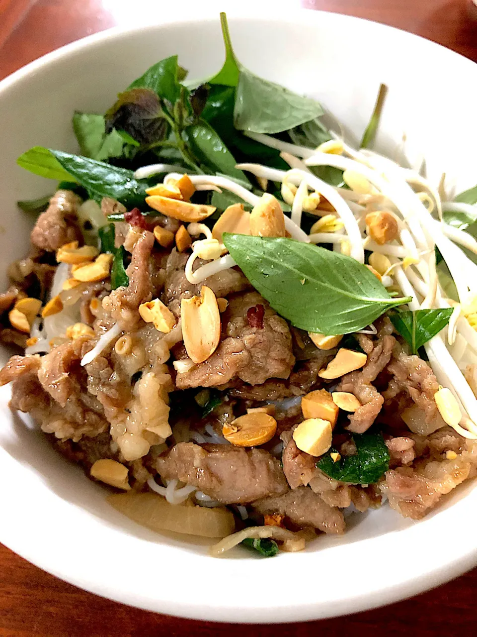 Stir fried lemongrass pork on rice vermicelli|Meijiさん