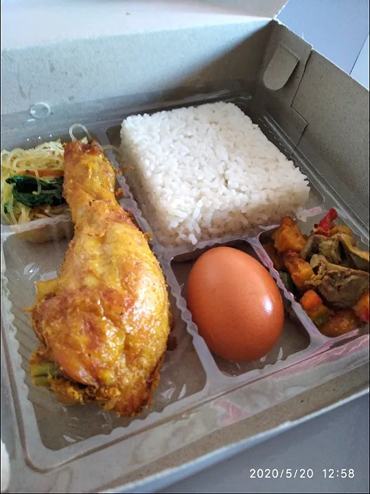 Snapdishの料理写真:nasi uduk|abcdefghijkl_nopqrstuvwxyzさん