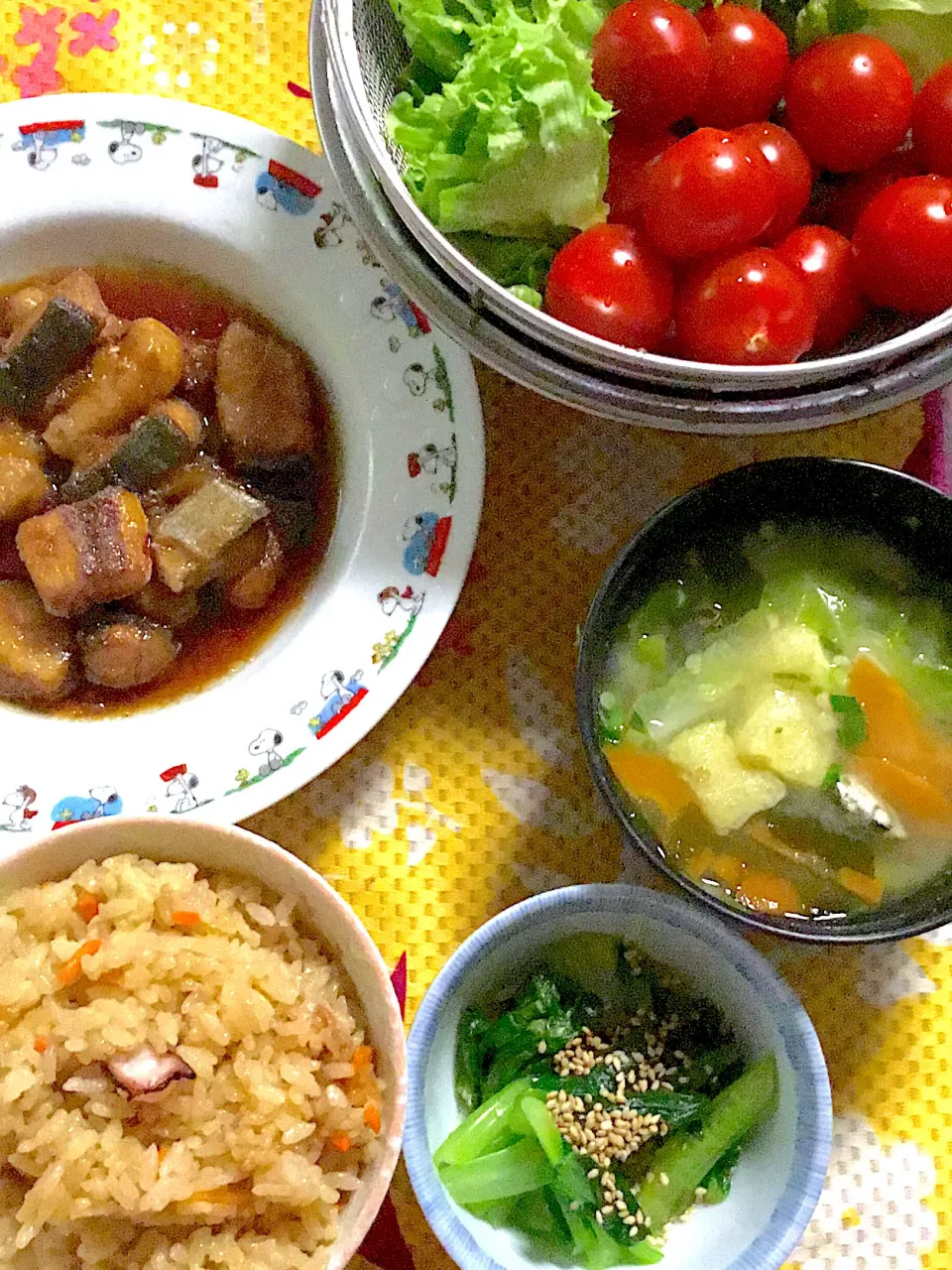 Snapdishの料理写真:たこ飯　小松菜🥬のお浸し　サラダ　鰤の甘酢煮　味噌汁|掛谷節子さん