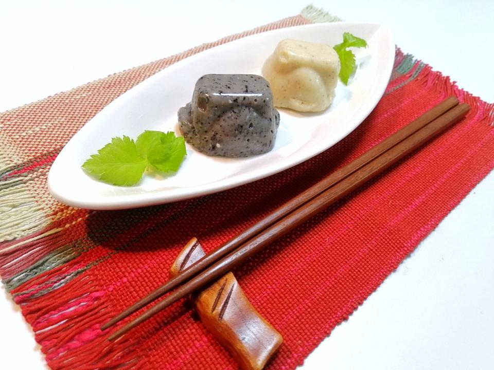マダム とんちんさんの料理 ぱぱっと簡単5分で出来る~材料4つのもちっと美味しい胡麻豆腐