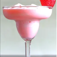 Snapdishの料理写真:Strawberry Banana Margarita Receipe|Luttappiさん