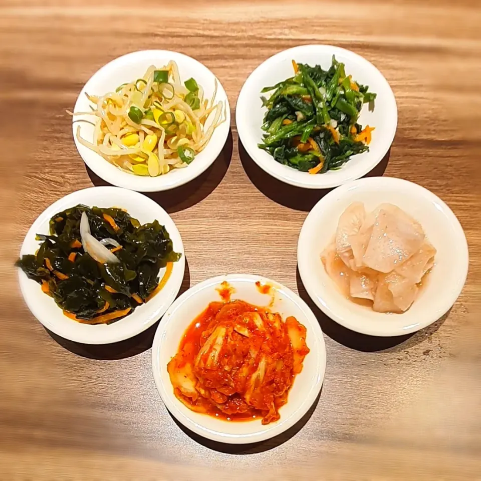 韓國小菜🥬Korean appetizer🧄
韓国の前菜😋|Teresaさん