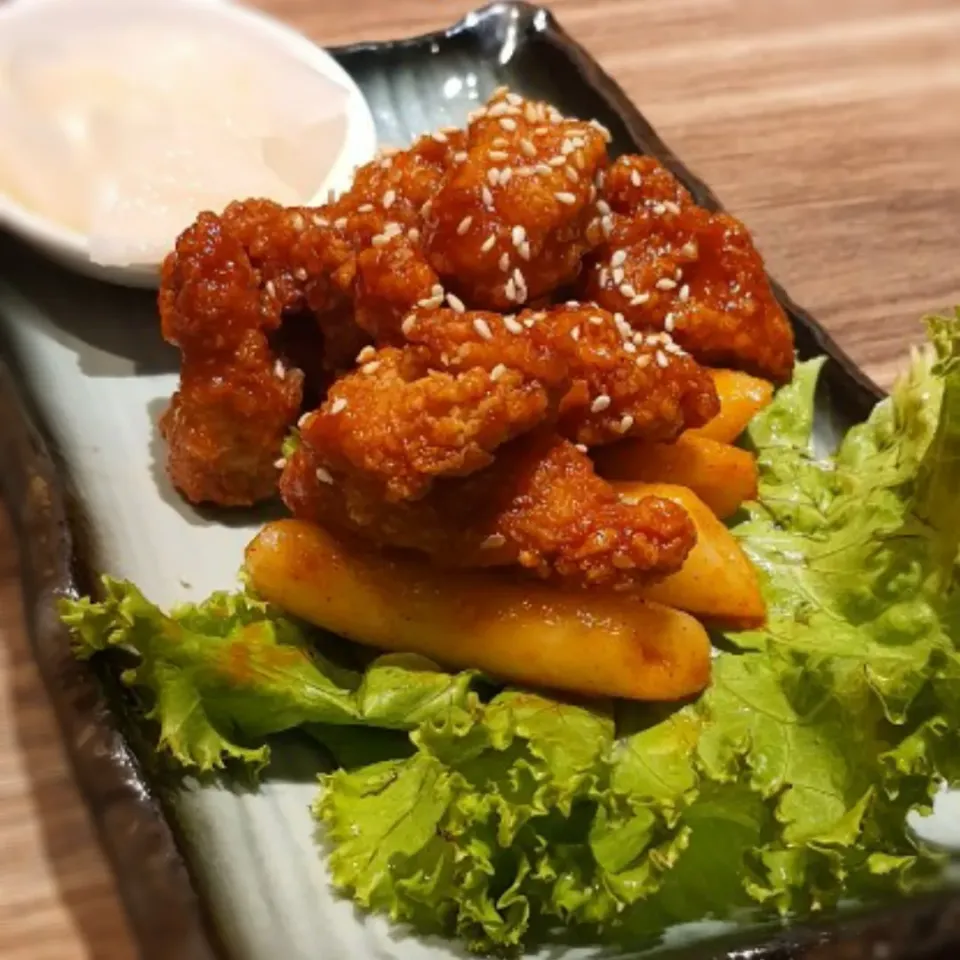 韓式炸雞年糕🍗Korean fried chicken & Rice cake🍺韓国風唐揚げ😋|Teresaさん