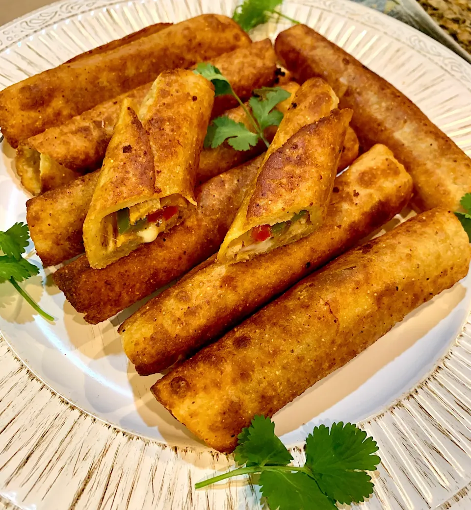 Chicken Taco Rolls with Mozzarella Cheese 😋|Alma's Home Kitchenさん