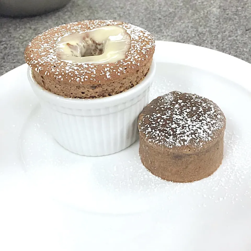 soufflé chocolate and vanilla sauce|キャンディ🍬さん