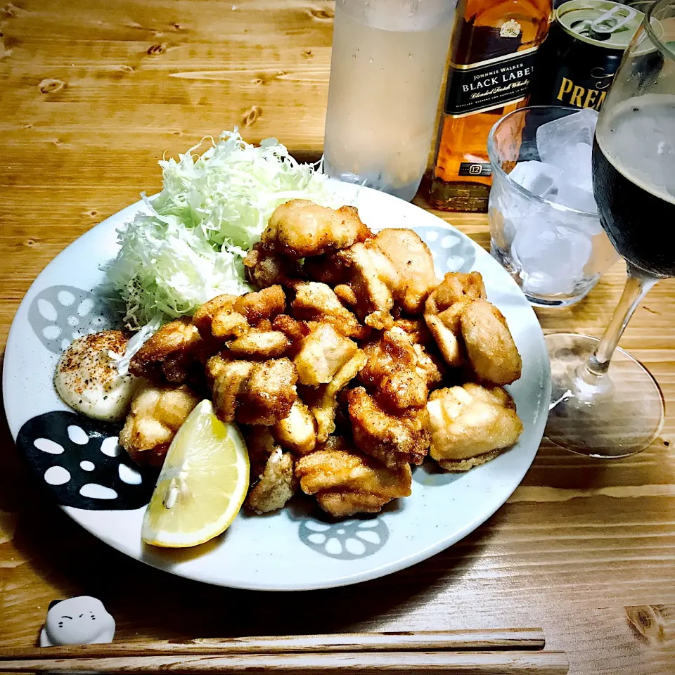 Snapdishの料理写真:から揚げとビール🍺とハイボール^ ^|ノブさん