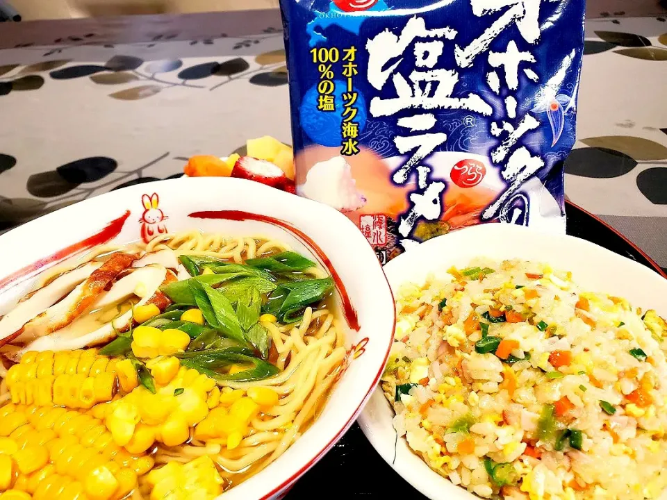 今日の朝ご飯🍚
ラーメン、炒飯|こまちさん