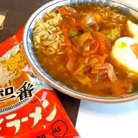 Snapdishの料理写真:サッポロ一番味噌ラーメン キムチ炒め載せ|こうちゃんさん