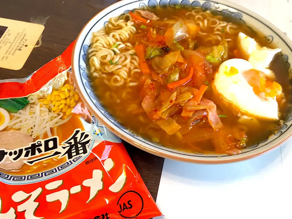 サッポロ一番味噌ラーメン キムチ炒め載せ|こうちゃんさん