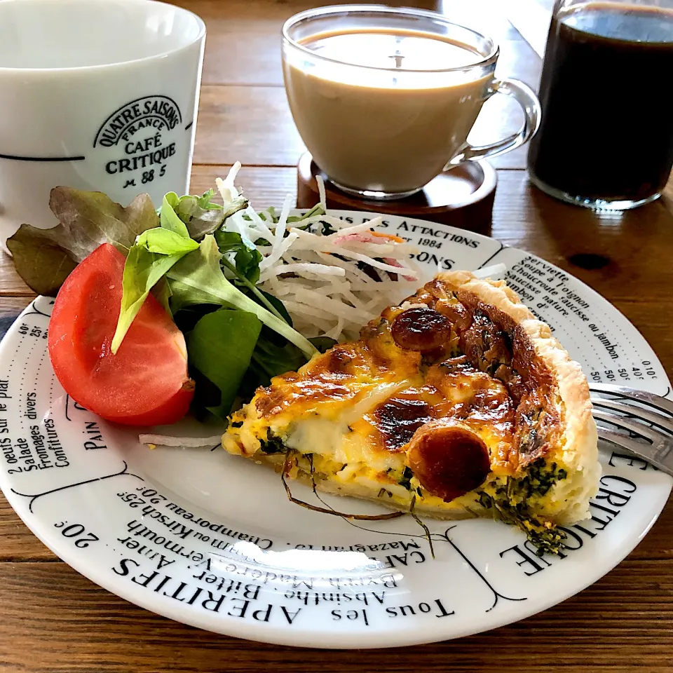 パン好きの牛乳で作ったカフェオレで朝食🥧🍴|sato*さん