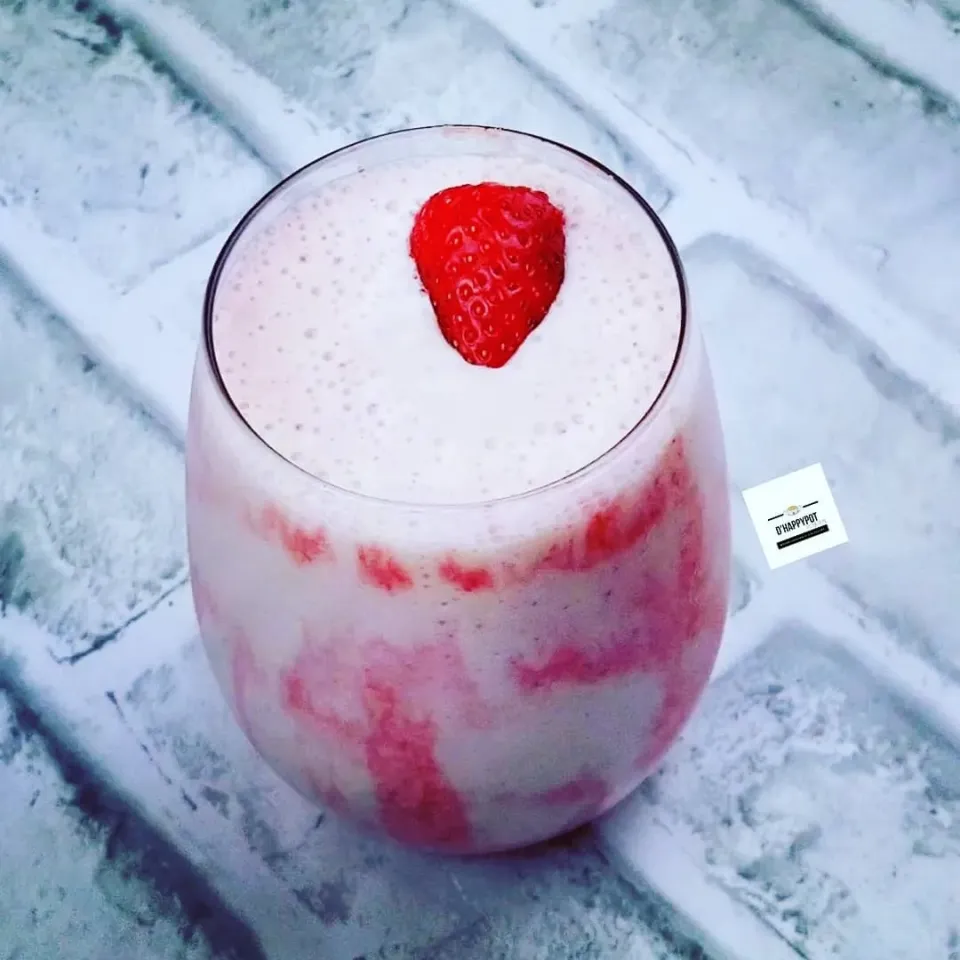 Strawberry Banana Smoothie 🥞+🍓🍌|Katrynさん