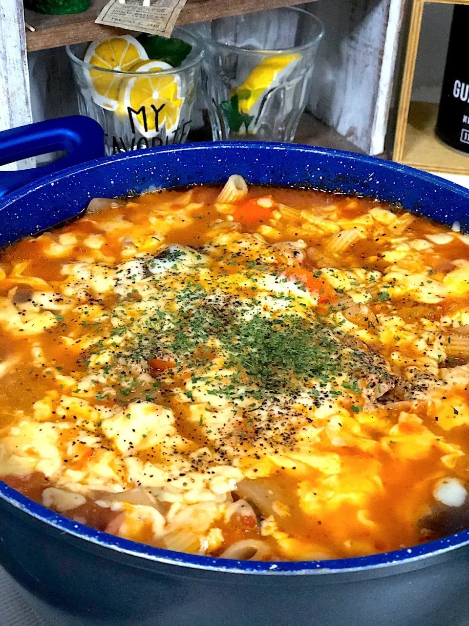 トマト🍅煮込みチーズ鍋🧀|三姉妹のママさん