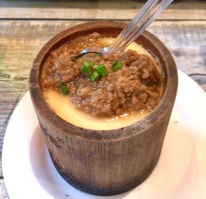 冷やし茶碗蒸しに熱い肉味噌をかけて・・|ばくあんしゃさん