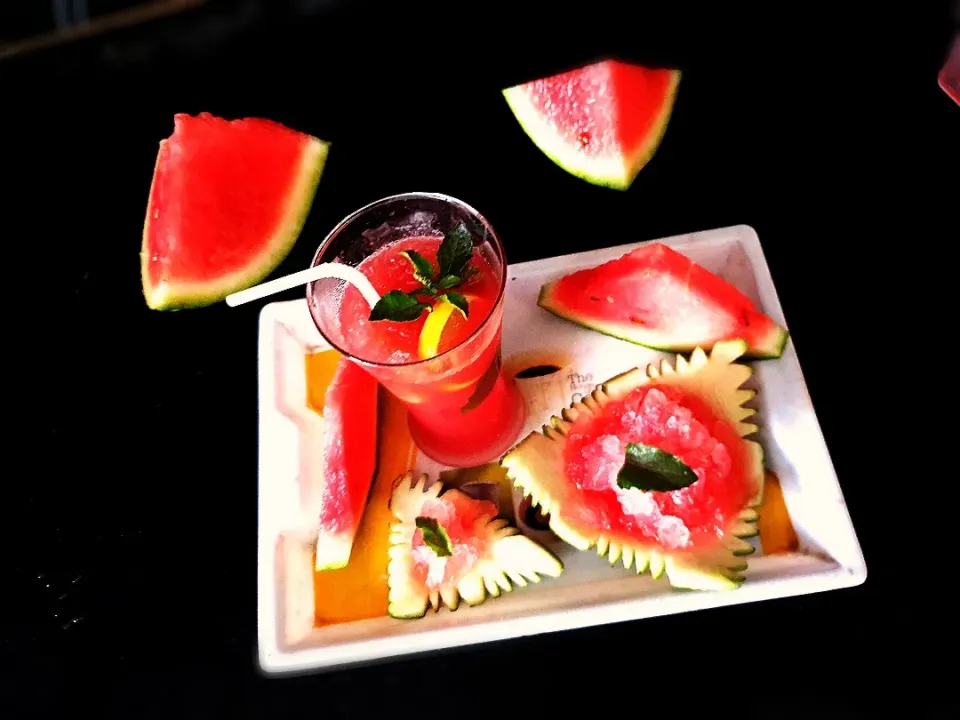 Snapdishの料理写真:## fresh watermelon mojito
wid watermelon slush🥰😘😛|nishkaさん