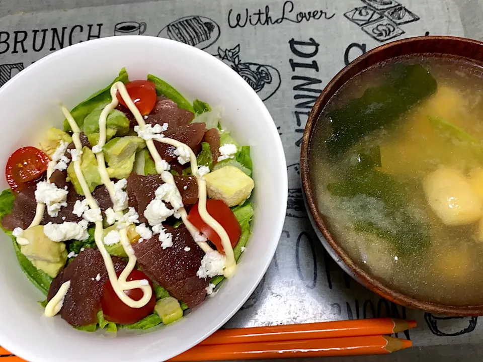 Snapdishの料理写真:海鮮サラダ丼と味噌汁！|あんこさん