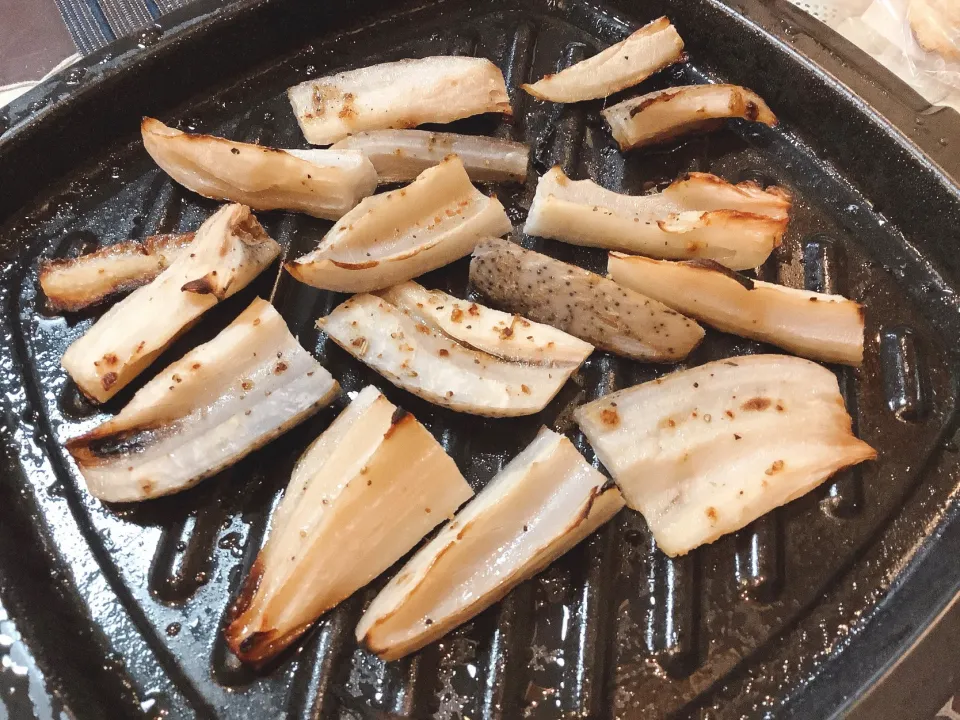 アラジンさんで、レンコン焼きます😋|アライさんさん