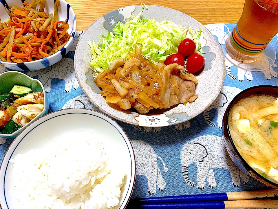 ご飯＊生姜焼き＊きんぴらごぼう＊ちくわときゅうり梅和え＊お味噌汁|maiさん