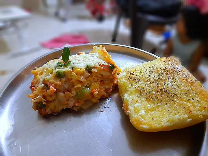 Snapdishの料理写真:Ruchita's dish pav bhaji 
vegetable lasagna with garlic bread|Ruchitaさん