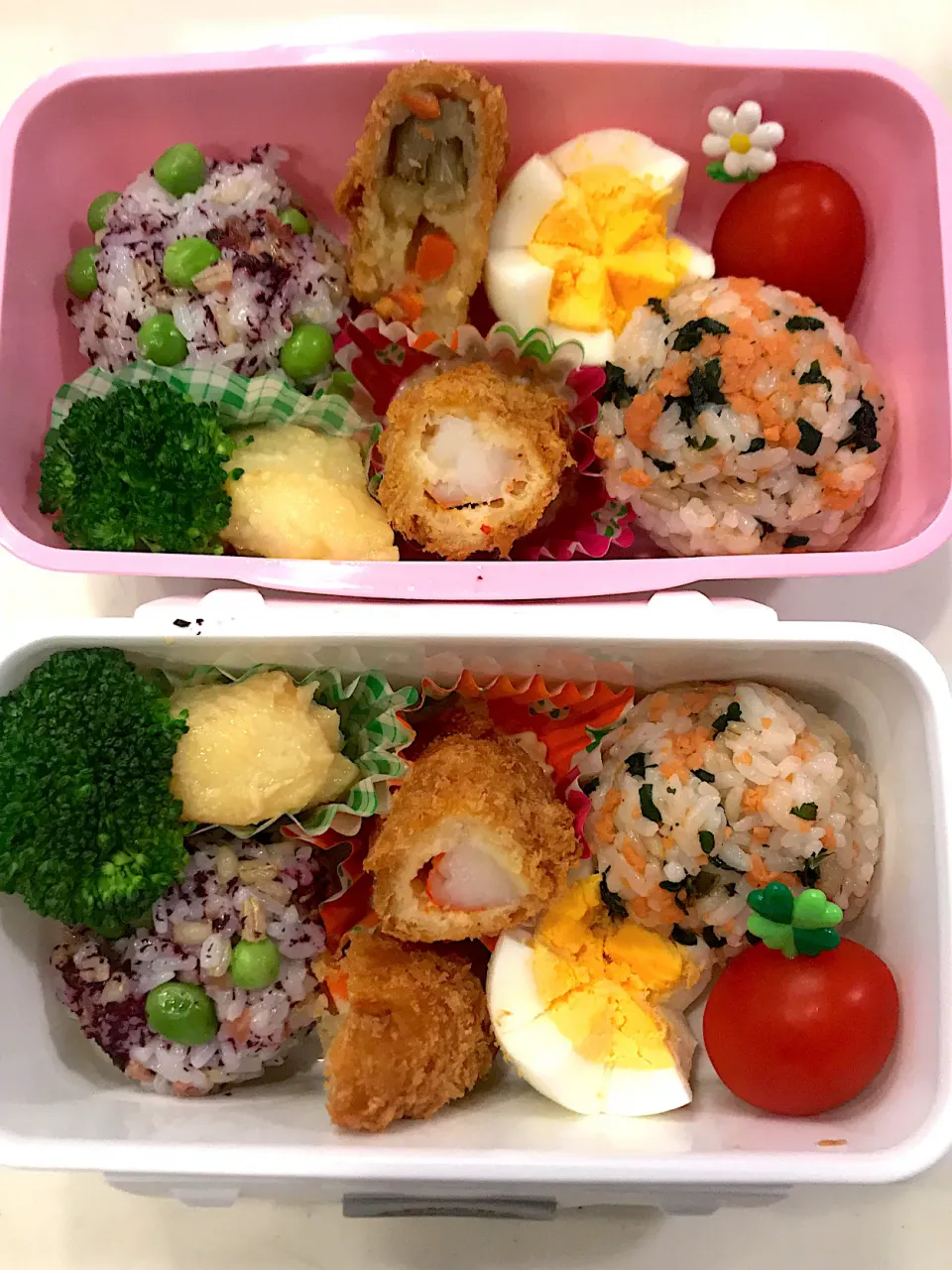 カラフルおにぎり&コロッケ&海老フライ❤️のお弁当😋|Michiko Okamotoさん