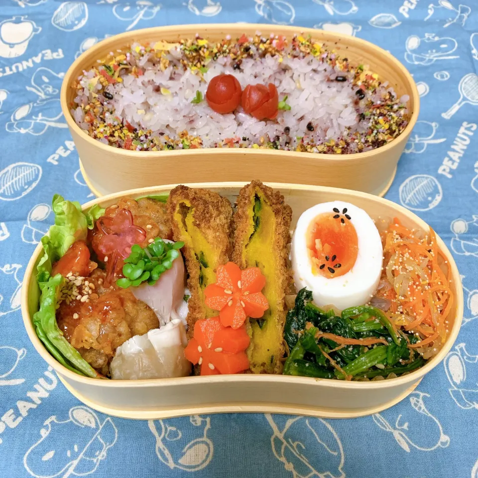 Snapdishの料理写真:旦那のお弁当　昨日の残りの唐揚げでヤンニョムチキン弁当にしました^ ^|ヤマネコさん