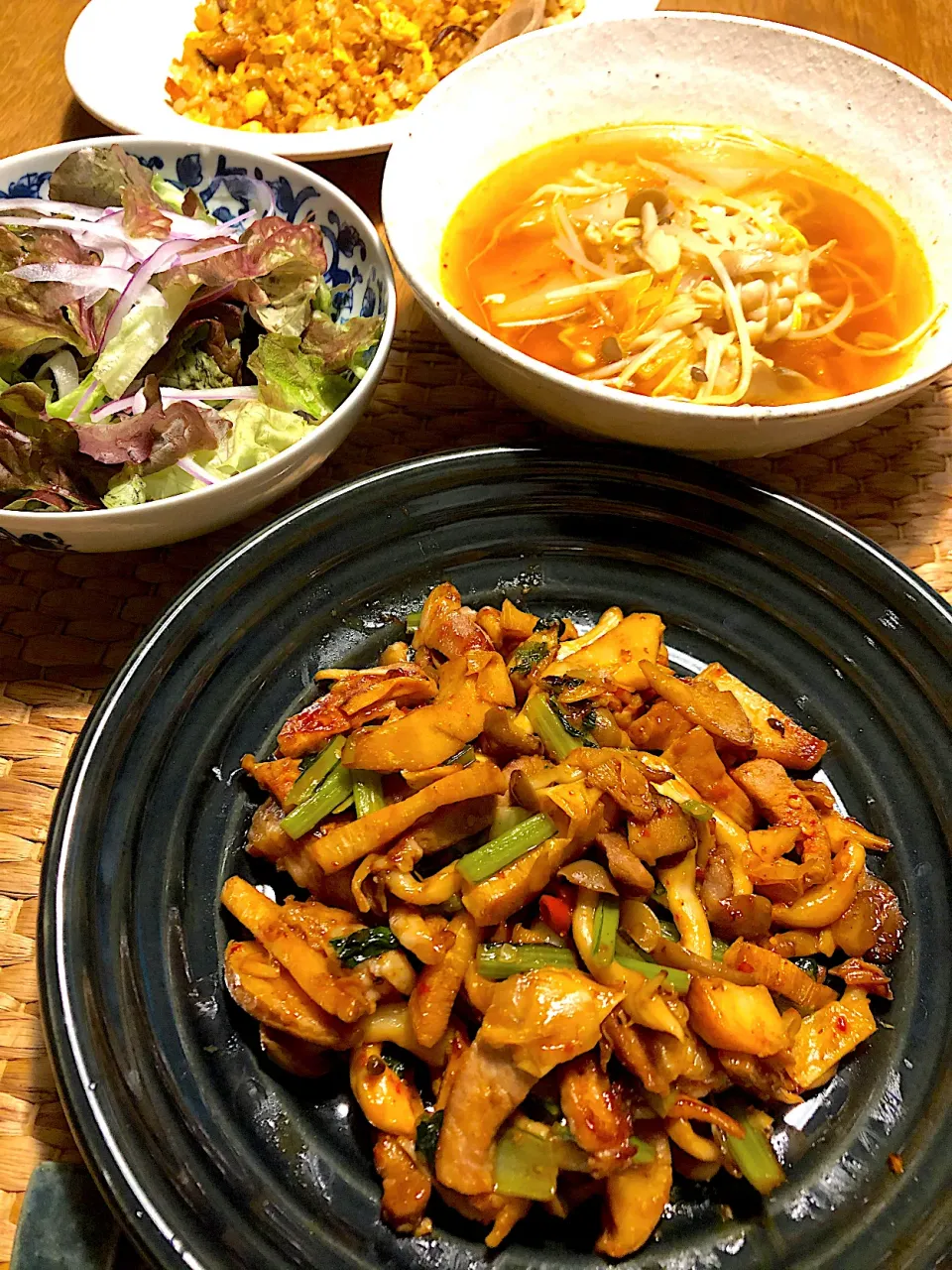 竹の子と豚肉の炒め&ピリ辛もやしスープ😋|けんちんさん