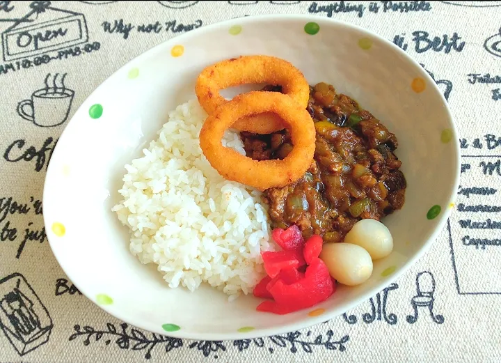 水なし!簡単!
フライパン1つ
じっくり炒めた
玉ねぎと挽き肉のキーマーカレー|akopeko ◡̈⋆さん