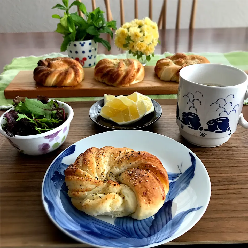 Snapdishの料理写真:りるのんさんの料理 チーズロール🌸|ももさん