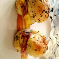 Mini burgers à la dinde fumée and eggs|According to Hana 🌻 🍴♨さん