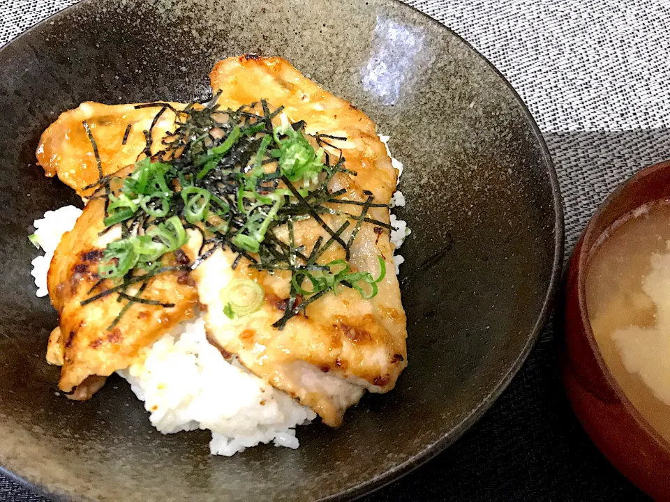 Snapdishの料理写真:豚ロース照り焼き丼|Tak@さん