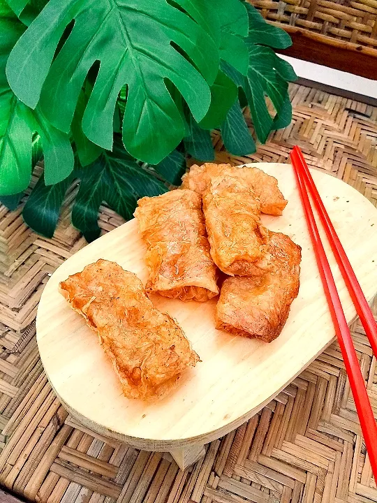 Snapdishの料理写真:Lumpia Udang Kulit Tahu|Dapur Cethaさん