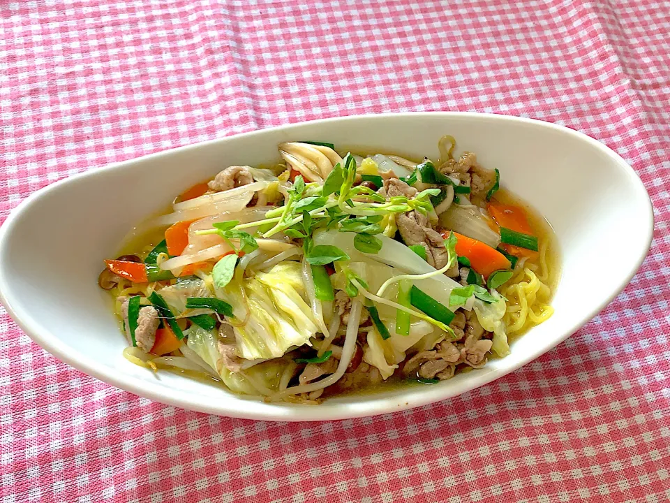 Snapdishの料理写真:野菜たっぷりあんかけラーメン|AY(＊^ . ^＊)❤️Uさん